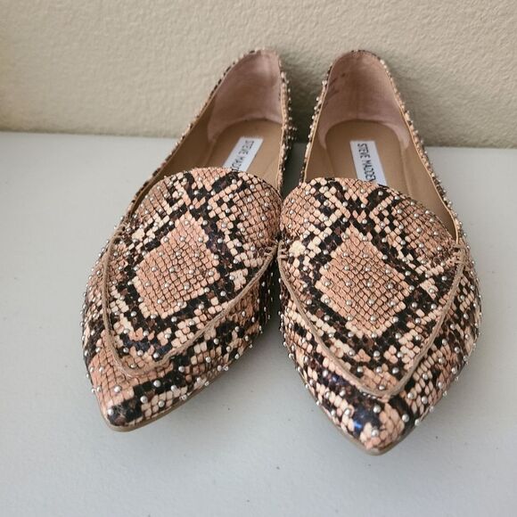 steve madden feather-s studded loafer flats tan snake print womens size 7.5M - Picture 8 of 8